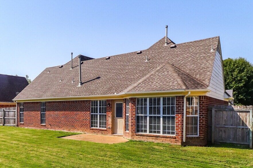 Building Photo - 5086 Jon Oak Dr