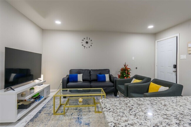 Building Photo - 8110 Albacore Dr