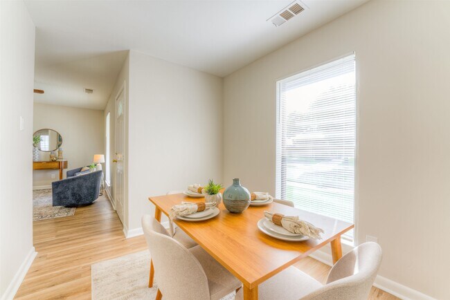 Building Photo - 548 N 6th St