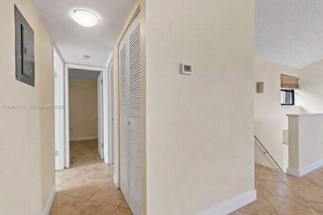 Building Photo - 10020 NW 9th St Cir