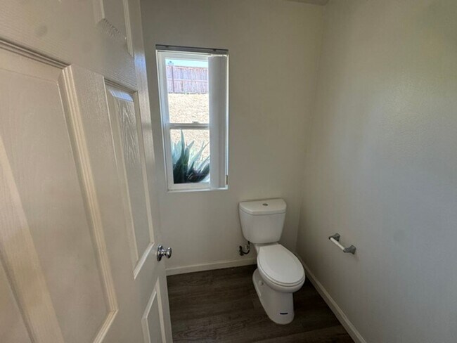 Building Photo - Beautiful home with option to expand