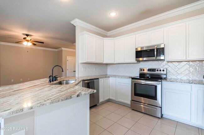 Building Photo - 135 Maddox Jude Dr