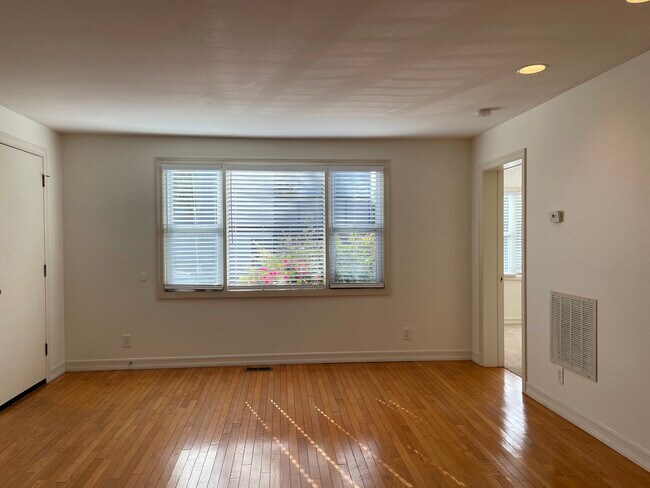 Building Photo - 430 Olive Street