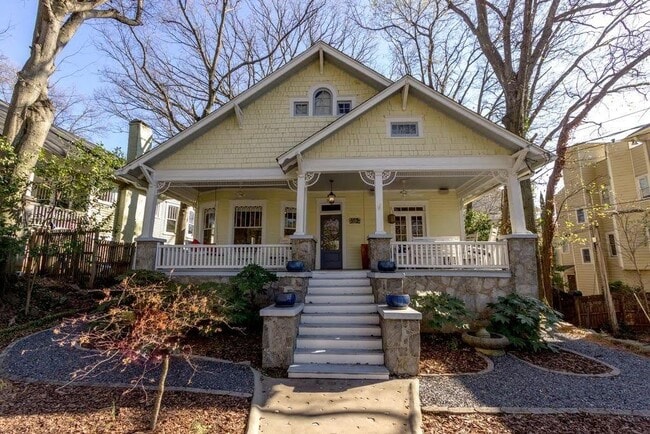 Primary Photo - 743 St Charles Ave NE