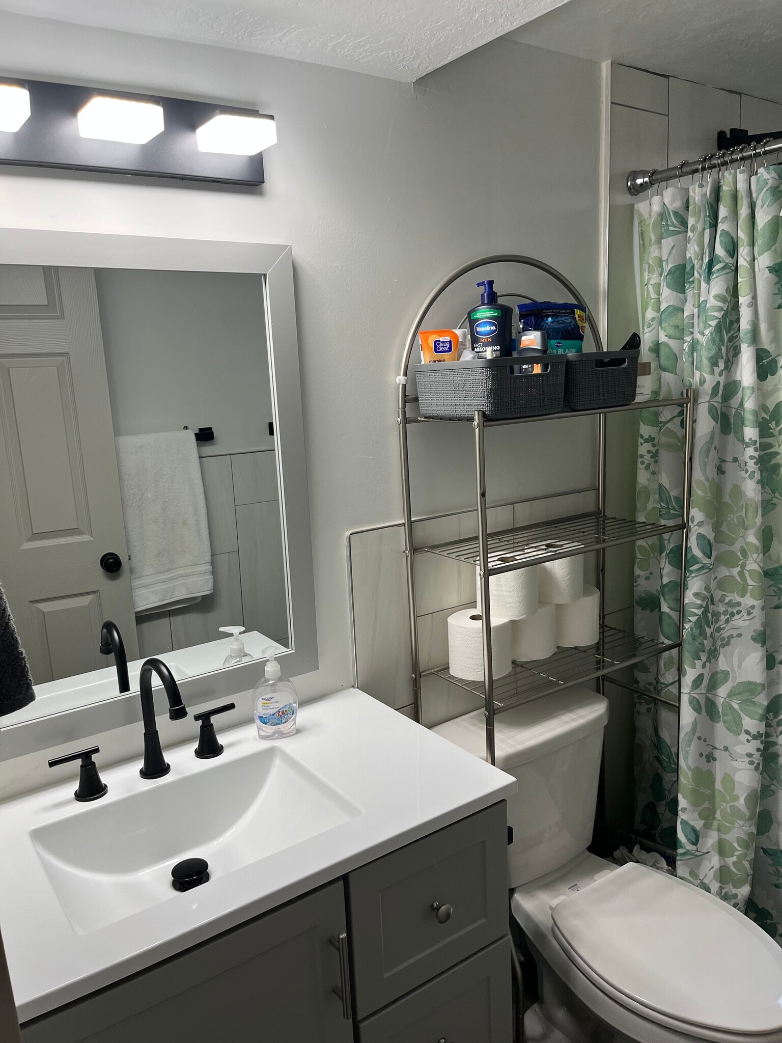 Bathroom - 1202 N 250 E