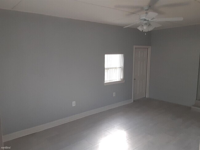 Building Photo - 3 br, 2.5 bath House - Brandywood House
