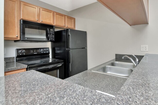 Building Photo - Water Front 1 Bedroom 1 Bath Condo for Rent in Brandon - 2nd Floor - Incredible Views