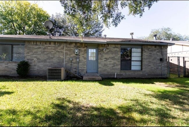 Building Photo - 6314 Edenglen Ct