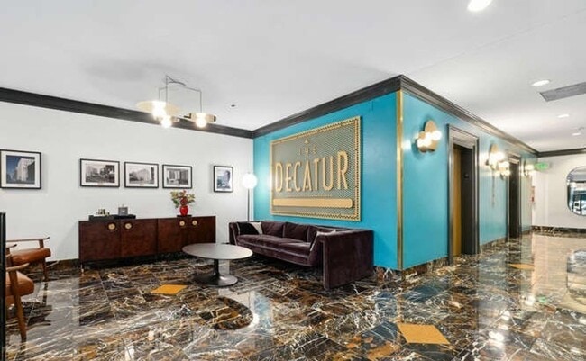 Building Photo - 1 Bed, 1 Bath Condo in First Hill, Steps to Virginia Mason & Swedish Hospital