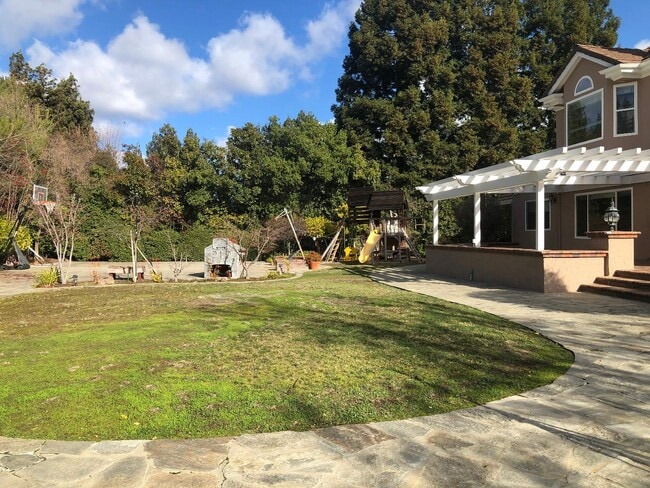 Building Photo - 12393 Beauchamps Ln