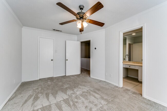 Building Photo - 2815 Welborn St