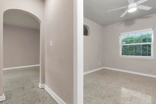 Building Photo - 17 Ocean Breeze