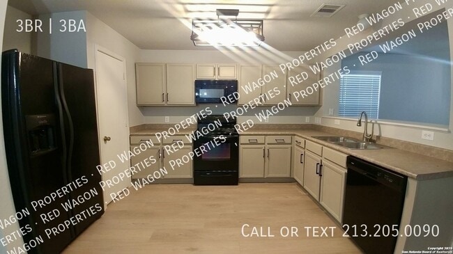 Building Photo - 146 Cindy Lou Dr