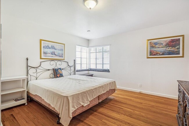 Building Photo - 3825 Gramercy St