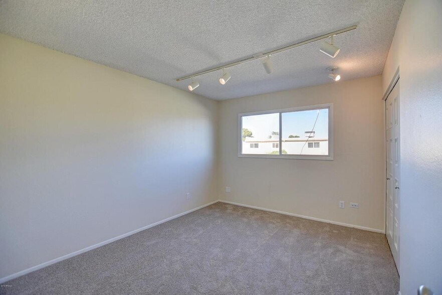 Building Photo - 8344 E Chaparral Rd