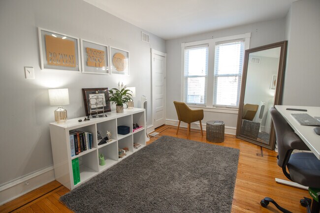 Building Photo - 2215 N Harrison St