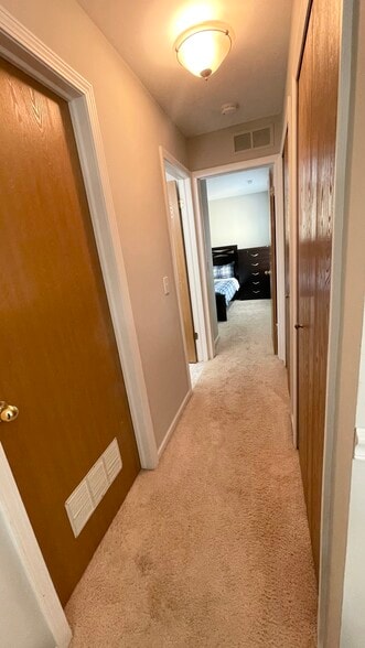 Building Photo - 42532 Lilley Pointe Dr