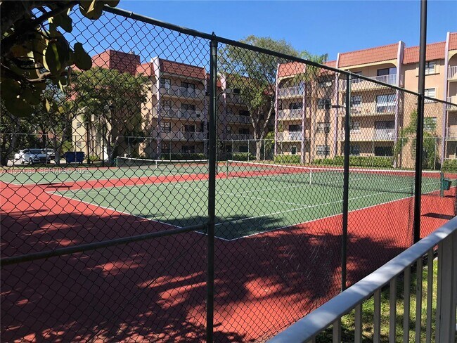 Building Photo - 9301 SW 92nd Ave