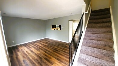 Building Photo - 422 N 18th Ave