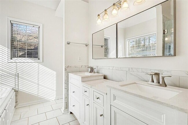 Building Photo - 65 Fairwinds Dr