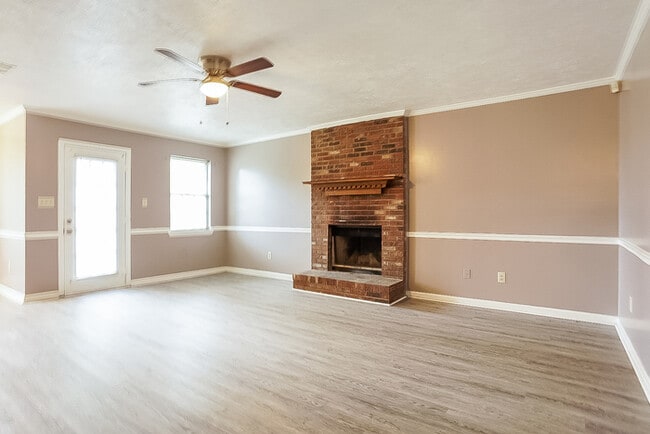 Building Photo - 2848 Pepperdine Dr