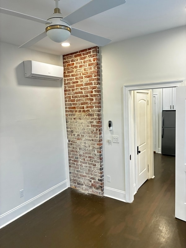 Building Photo - 2738 Riverside Ave