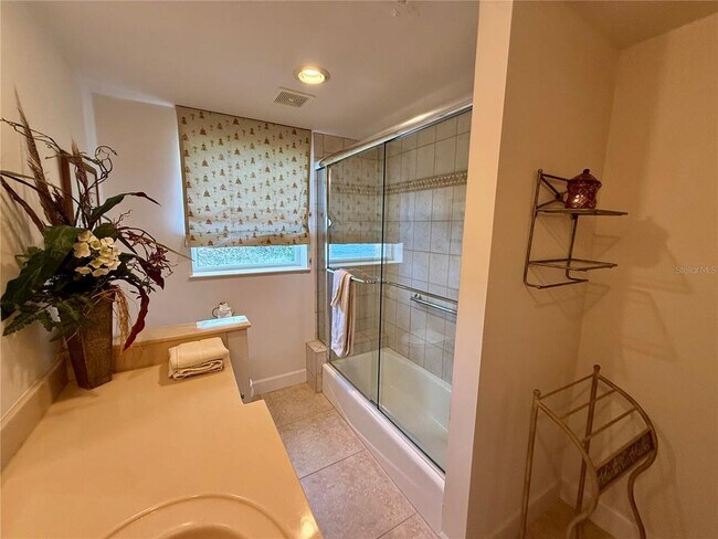 Building Photo - 376 W Royal Flamingo Dr