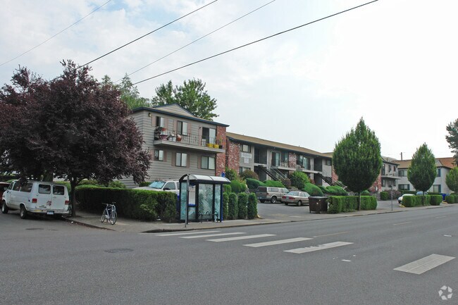 Building Photo - Bainbridge