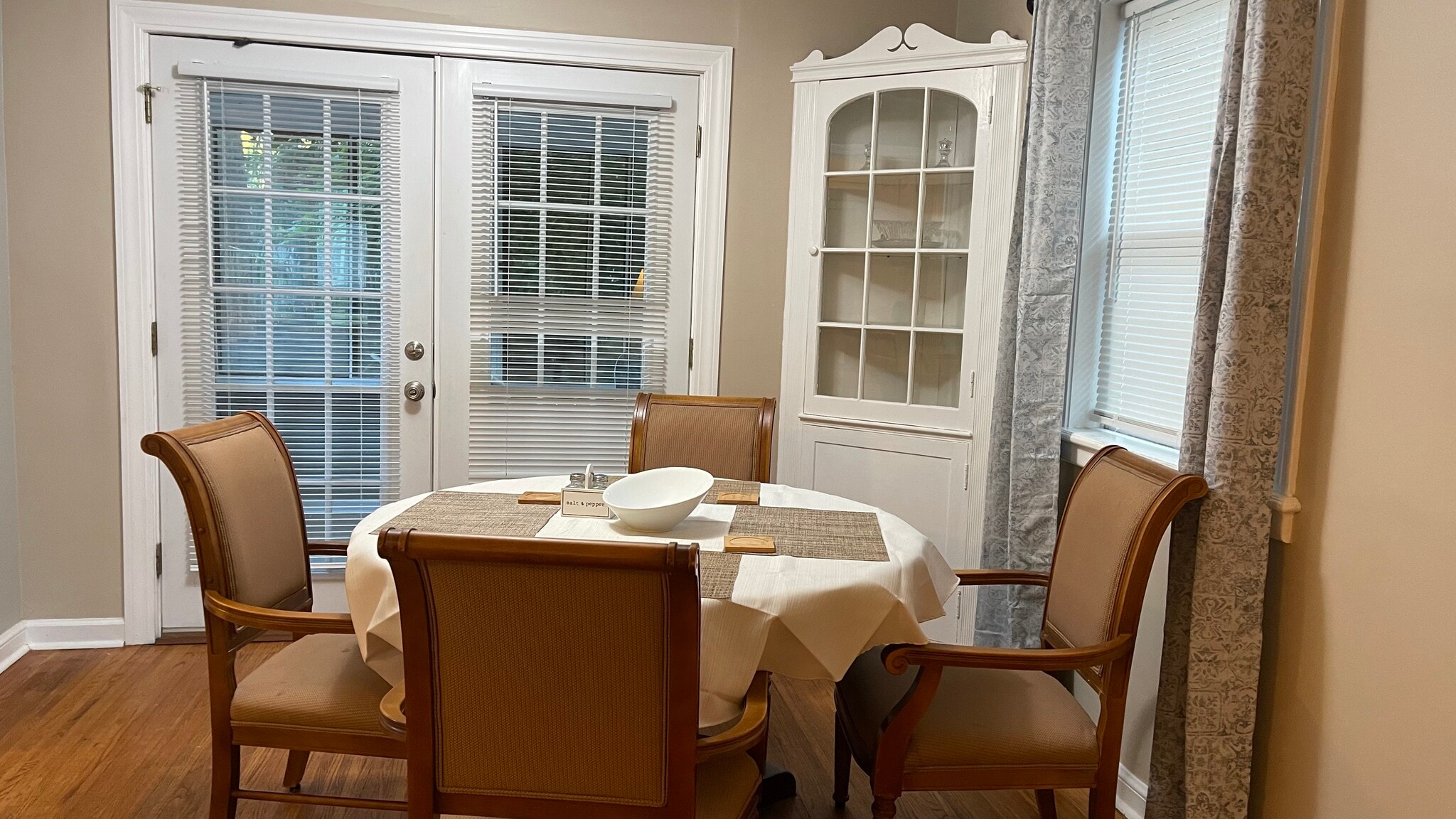 Dinning area - 3 Stanford Rd W