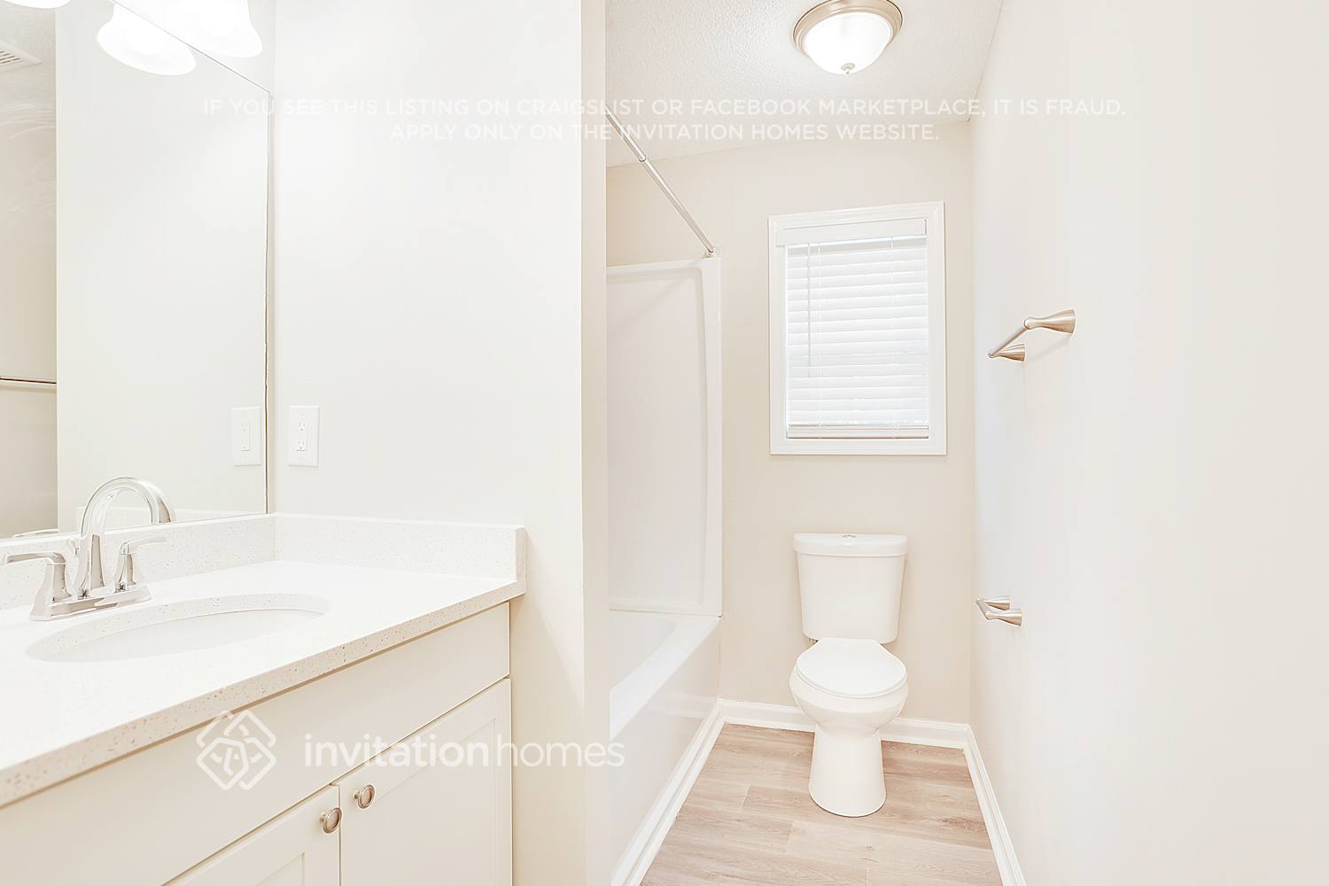 Building Photo - 17 Thorn Thicket Ct