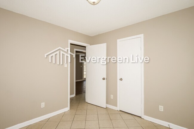 Building Photo - 3460 Meier Dr