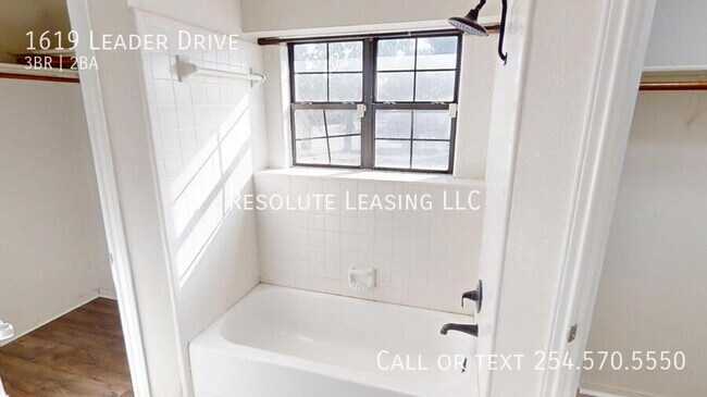 Building Photo - 1619 Leader Dr