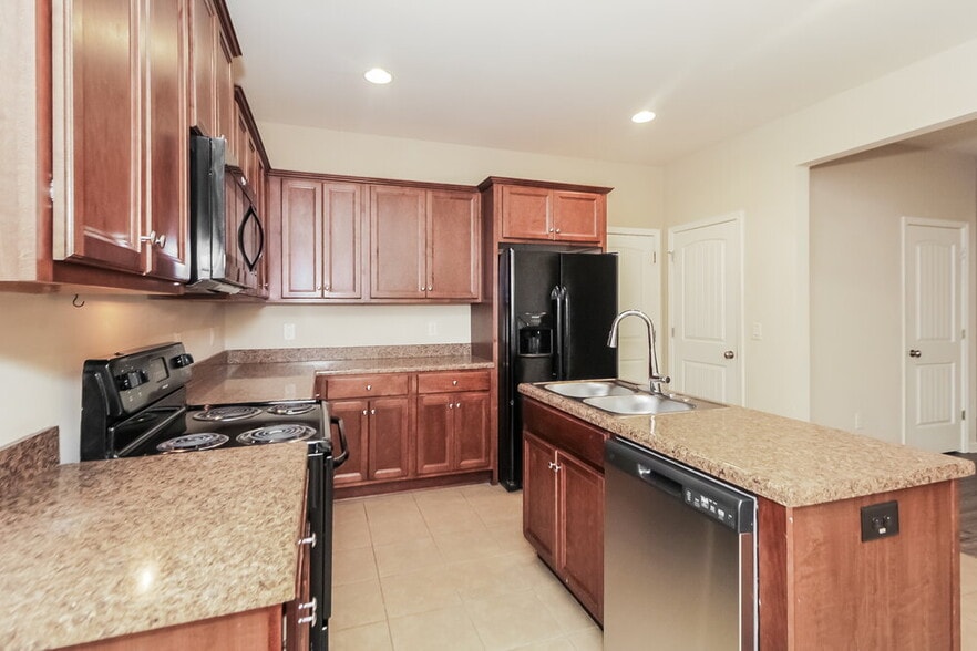 Building Photo - 505 Broughton Dr