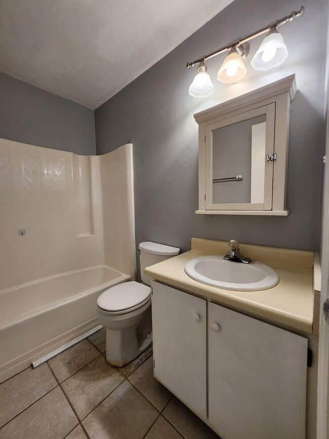 Building Photo - Remodeled 2 bedroom duplex with all wood floors for rent May 6, 2026 for $1350 per month