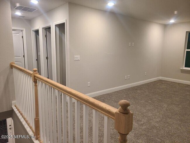 Building Photo - 25 Roycroft Pl