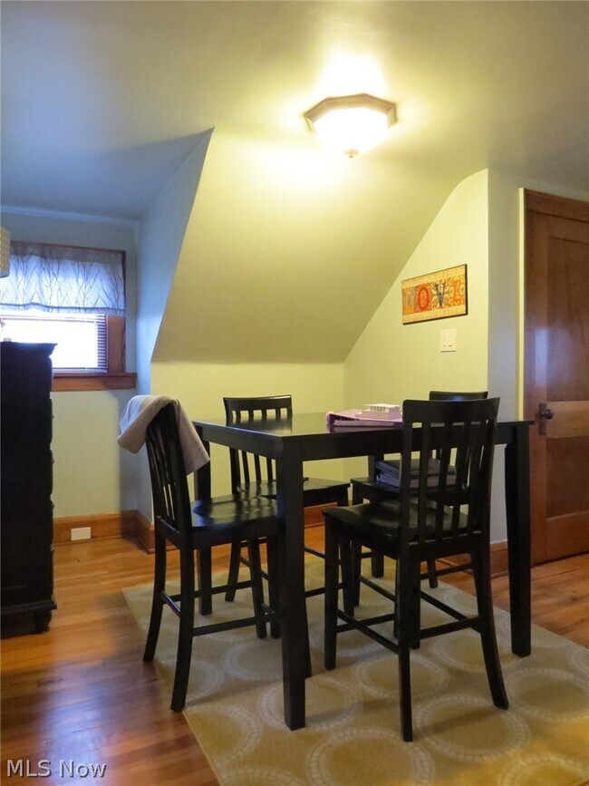 Building Photo - 13834 Clifton Blvd