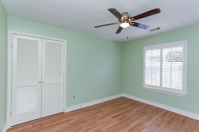 Building Photo - 16307 Cobble Springs Ct