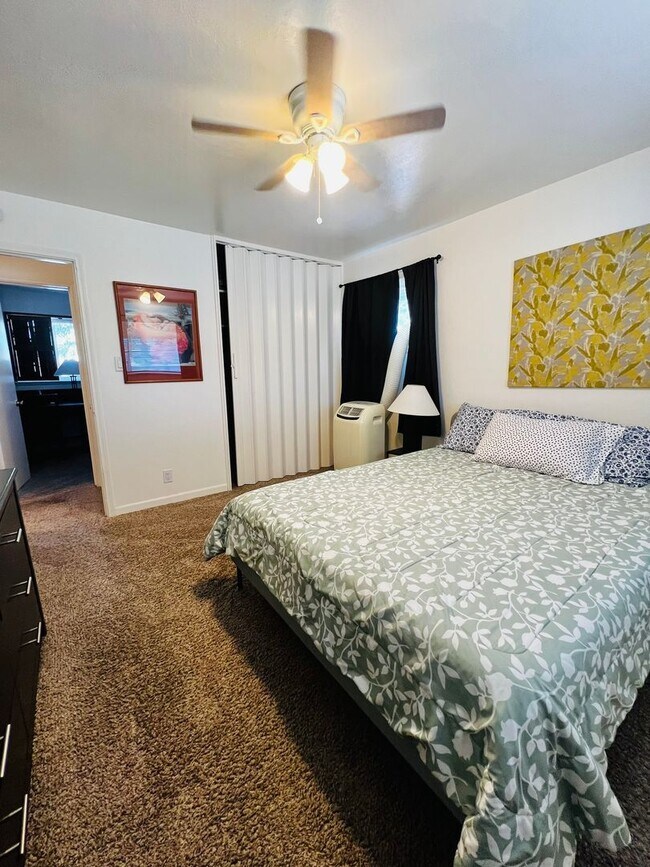 Building Photo - 1643 Stewart St