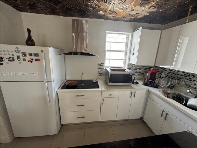 Building Photo - 3175 NW 27th St