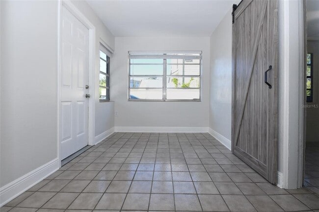 Building Photo - 336 Bunker Pl