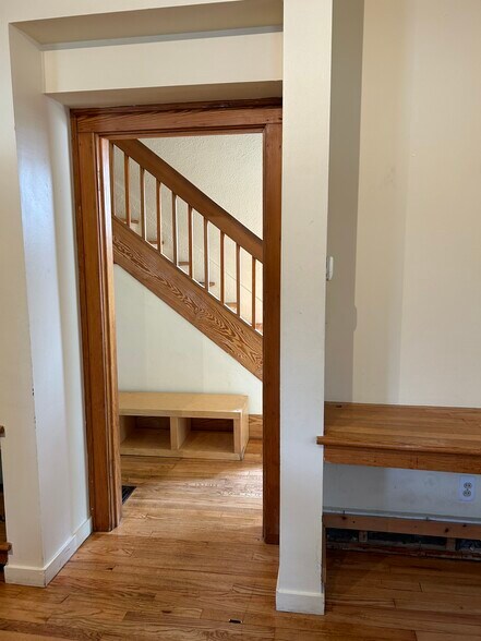 Building Photo - 208 Koch Ave