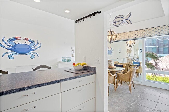 Building Photo - 245 NE MacArthur Blvd