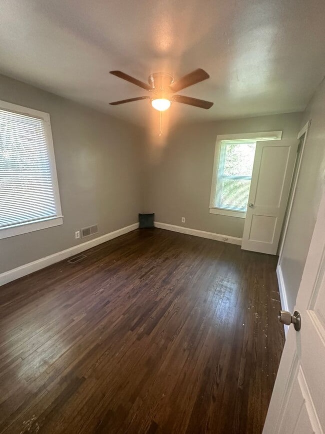 Building Photo - COMING SOON! 3 Bed House!!! Wooden floors!