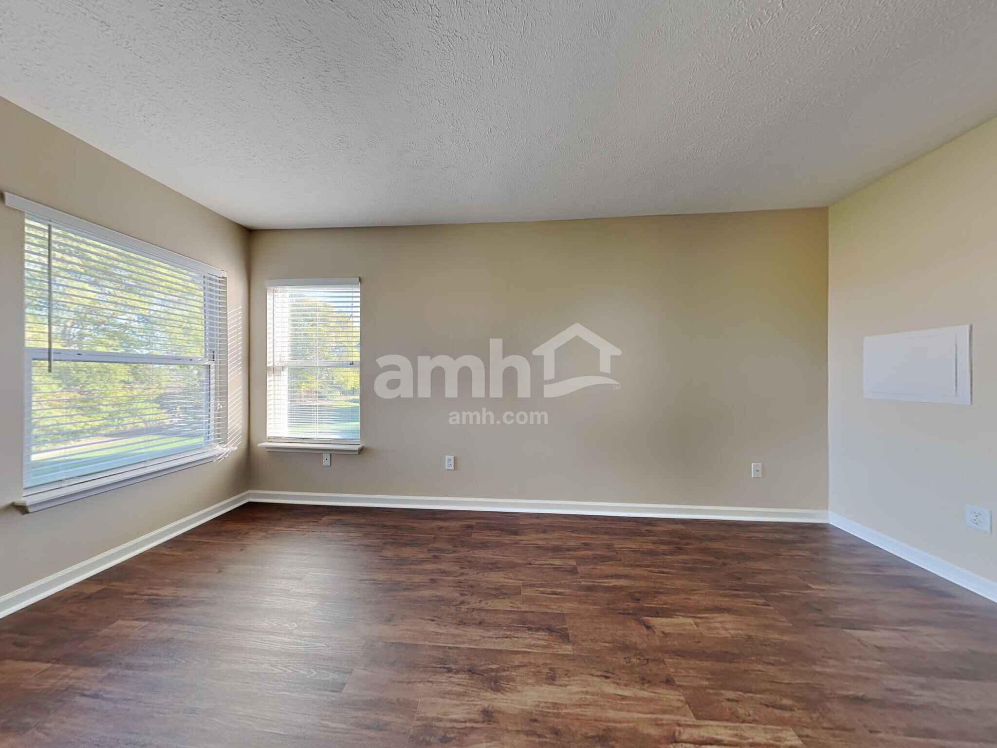 Building Photo - 16938 Cedar Creek Ln