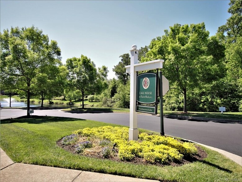 Building Photo - 4706 Twin Hickory Lake Dr