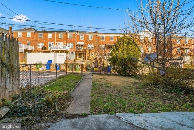 Building Photo - 3426 Parklawn Ave