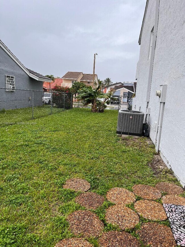 Building Photo - 11712 SW 13th St