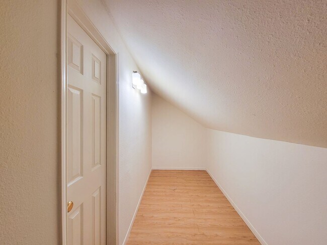 Building Photo - Welcome home to this beautiful 2 story on a cul de sac lot! Fresh paint and Stainless steel appli...