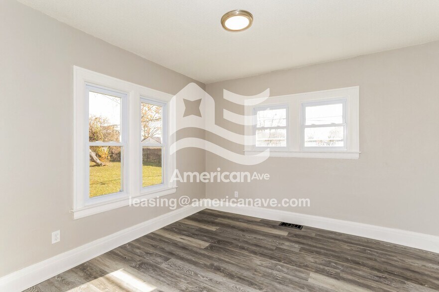 Building Photo - 208 N Walnut St