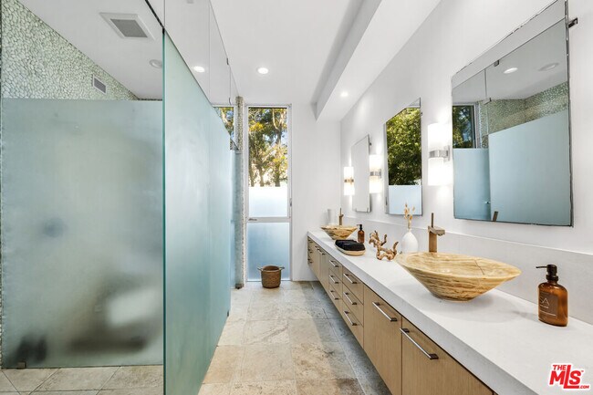 Building Photo - 25102 Malibu Rd